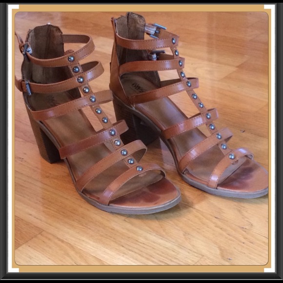 Heeled gladiators!