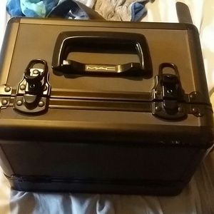 Pro Mac makeup box comes with strap