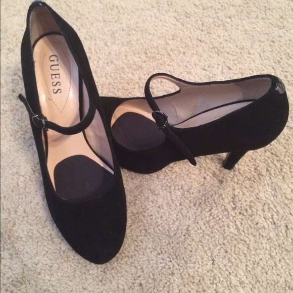 Guess heels size 9