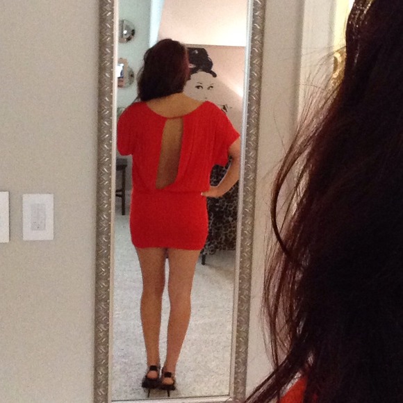 🆕Deep V back dress - Picture 4 of 4