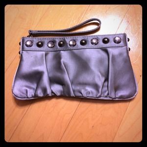 🍀Grey Express Wristlet.