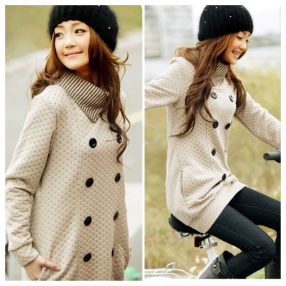 Fashionista Boutique Tops - Beige Long sleeve sweater
