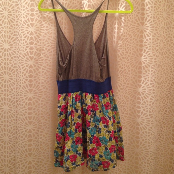 Floral dress - Picture 3 of 3