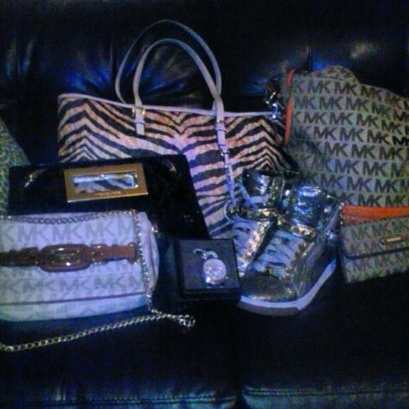 Just sharing some of my MK collection with u