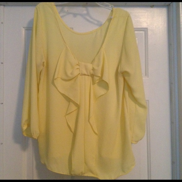 Boutique Bow Shirt 💛