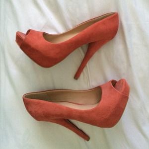 Forever 21 peep toe heels 💗