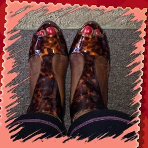 BROWN T STRAP SANDAL Price Drop!!!!