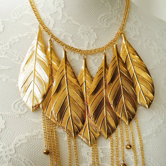 Leaf Tassel Bib Statement Necklace - Picture 1 of 4