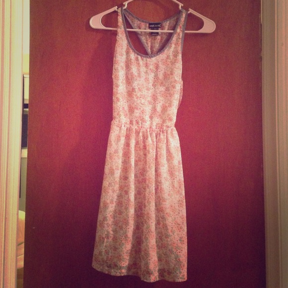 A cute flower printed dress! Perfect for spring!!