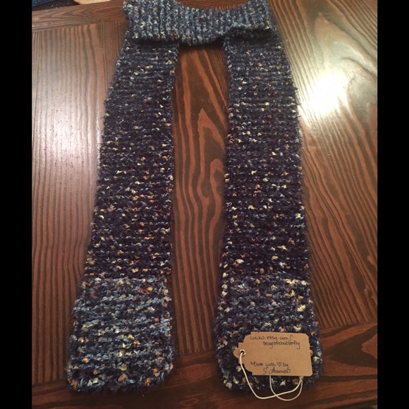Hand Knit Scarf w/ Pockets by Seaglass Butterfly