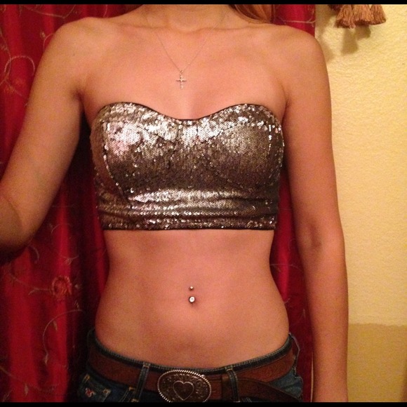 SOLD Forever 21 "Knit Crop Top"