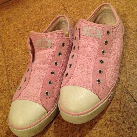 *reduced* Pink UGGs