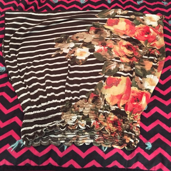 Butterfly sleeve top - Picture 1 of 1
