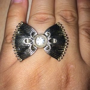 Beautiful Gold Bow Ring!💍