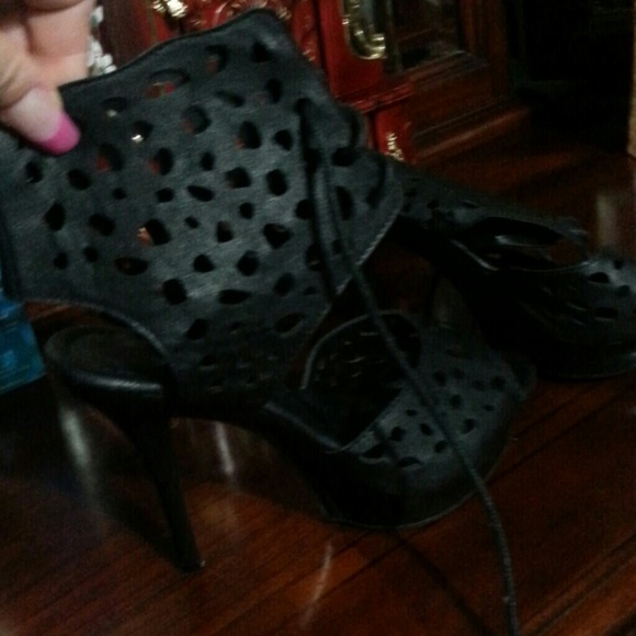 Bellos - Picture 1 of 1