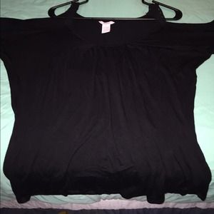 Candies "cold shoulder" tee.