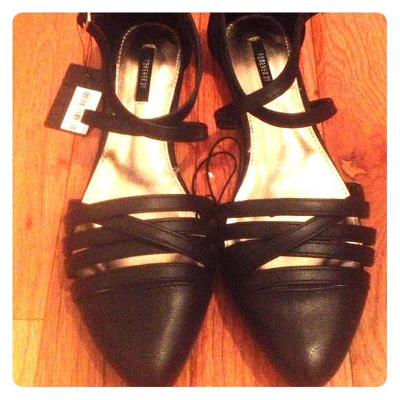 Strappy Black Pointed Flats