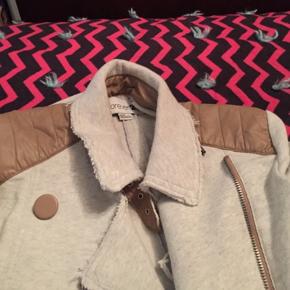 Jacket. - Picture 3 of 4