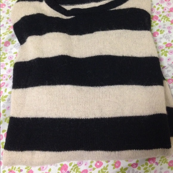 New Brandy Melville sweater