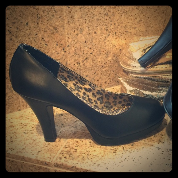 Unlisted Matte Black Pumps