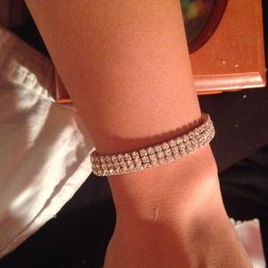 diamond bracelet can be worn at any occasion