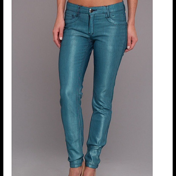 BCBGeneration Denim - ✋Mellie✋🎉HOST PICK🎉Reversible Jeans🎭