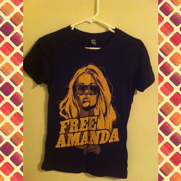 "Free Amanda" novelty tee