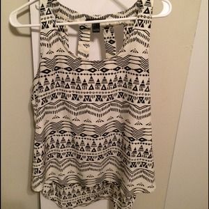 Forever 21 Tribal Print Top. Cute and looks new 😍