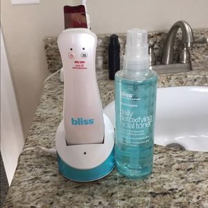 💥SALE💥Bliss toner and pore correcting tool