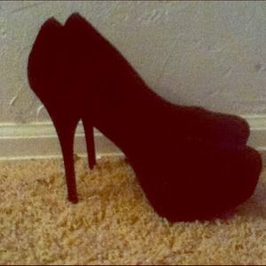 Black velvet heels