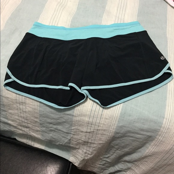 💥SOLD💥  Groovy Run Shorts