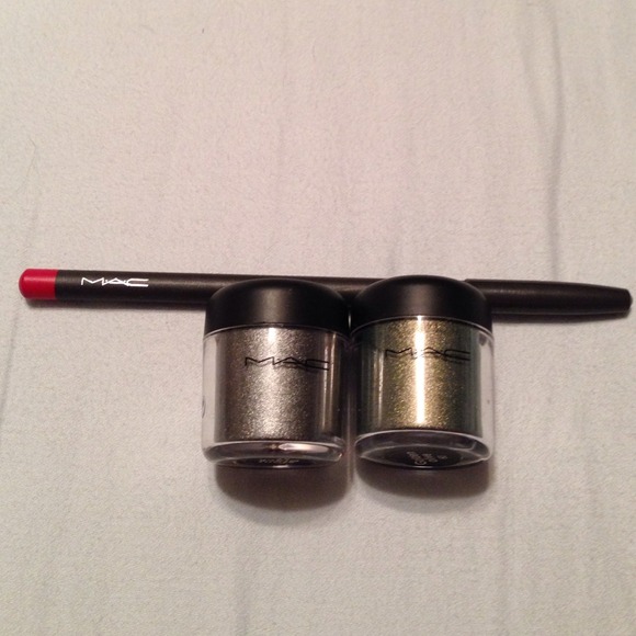 MAC Cosmetics pigment & lip pencil