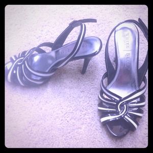 Gorgeous White House black market heels