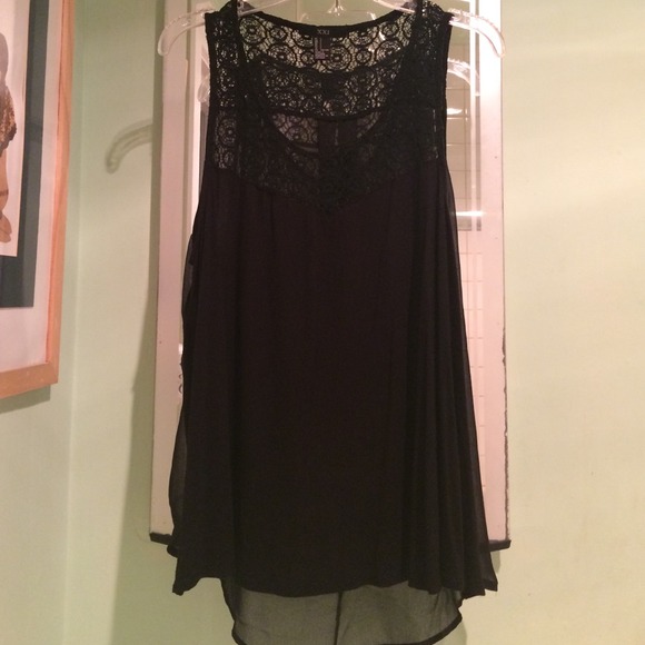 🎉SOLD🎉 crochet top