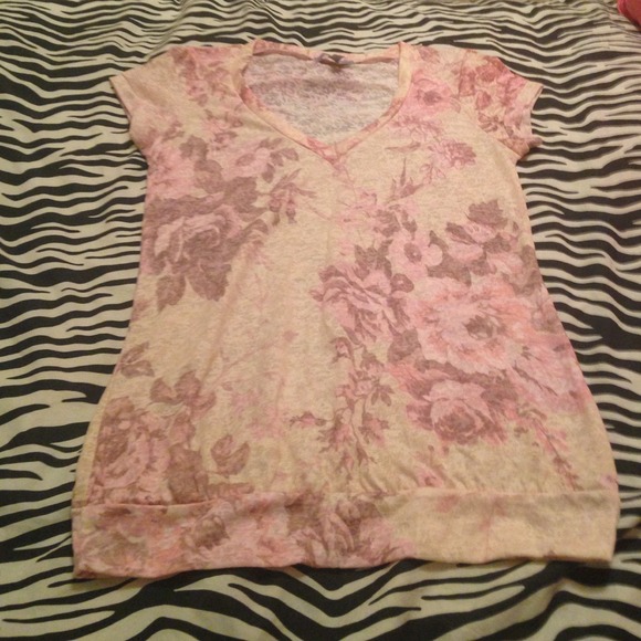 Floral forever 21 vneck