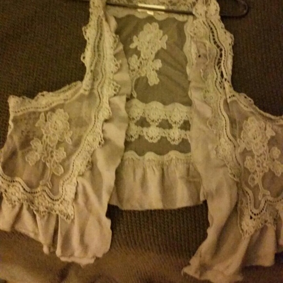 Lace and ruffles vest m/l