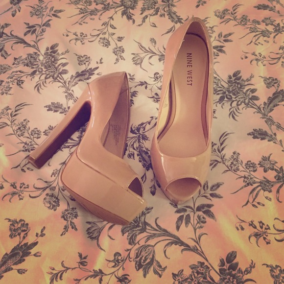 Nine West Peep toe Platform Pumps