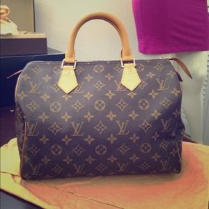 SOLD 👏 Authentic Louis Vuitton speedy 30