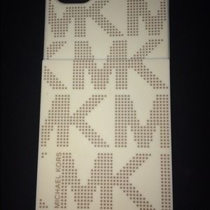 Michael Kors Vanilla iPhone 5 Case w/ Card Holder
