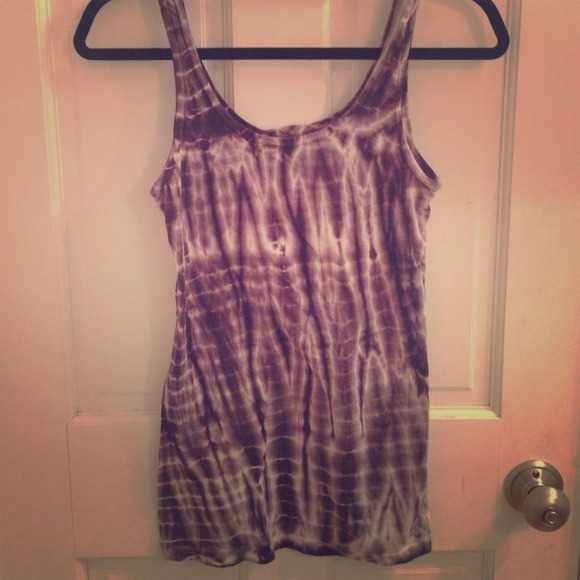 Grey tie-dye tank top
