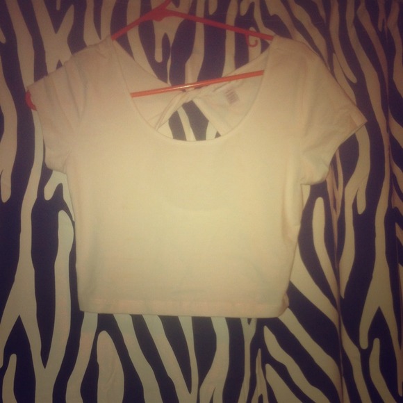 Crop top - Picture 1 of 2