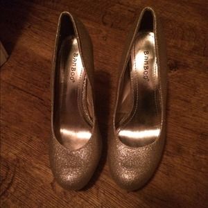 Gold sparkled heels 6 1/2