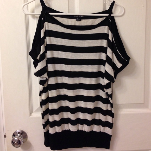 Cold shoulder flowy black and white striped top