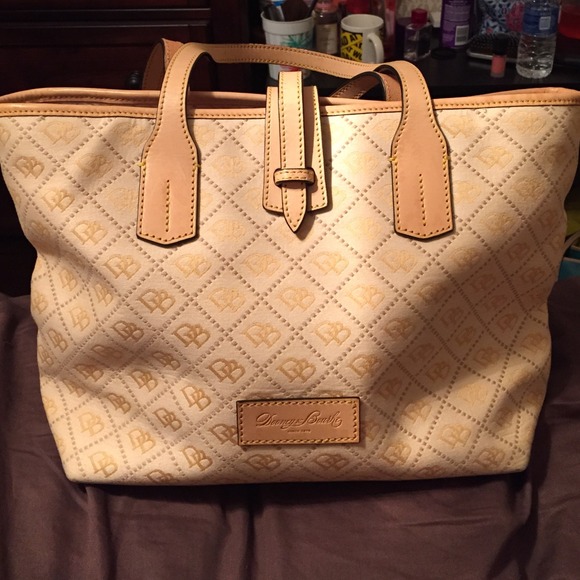 SOLD 🚫🚫 Dooney & Burke Handbag