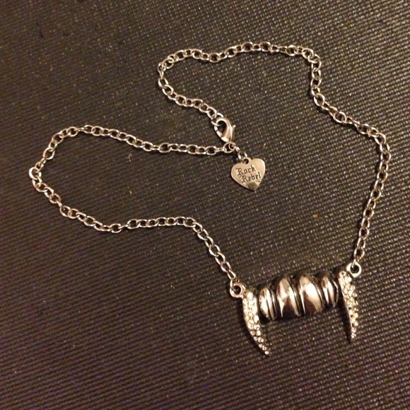 Rock Rebel fang Halloween vampire necklace chain