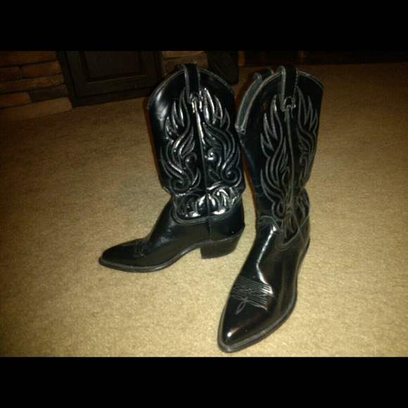 Sharp cowboy boots like new!