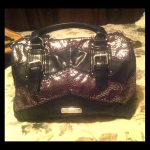 ❤️Black and silver shimmery Steve Madden Bag!
