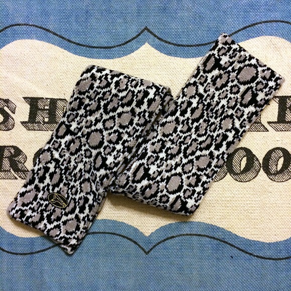 Hyōma ひょうま君 Leopard Print Scarf