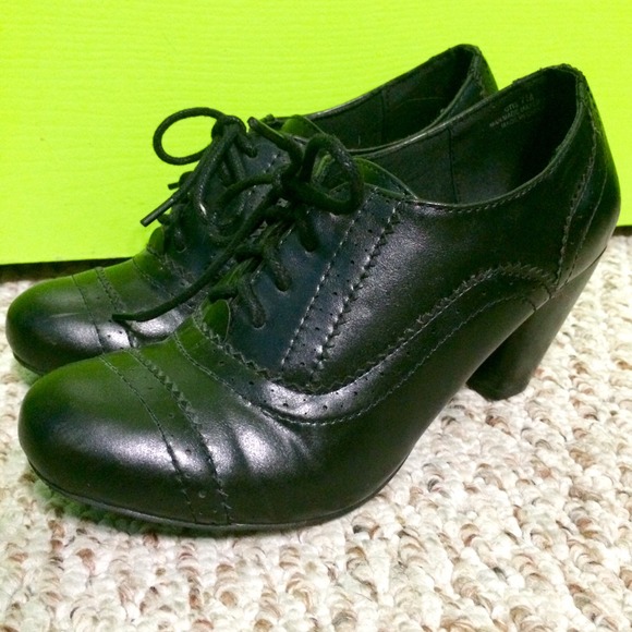 Black Oxford Heels