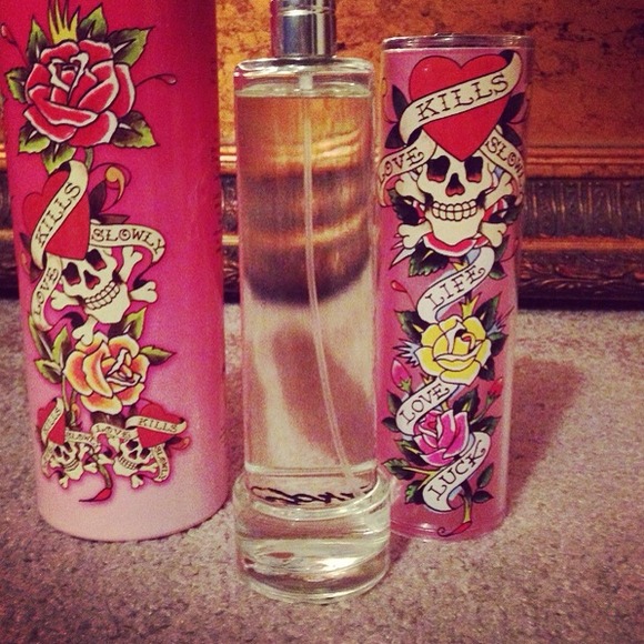Ed Hardy perfume, vaporisteur with gift